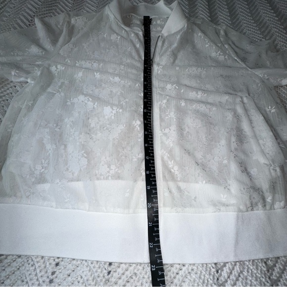 Women's White Lace Long Sleeve Loose Sheer Jacket- xl nwot - Picture 7 of 7